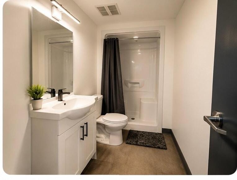 Modern 2BR Oasis Sleeps up to 6 with private balcony Apartment in Waterloo