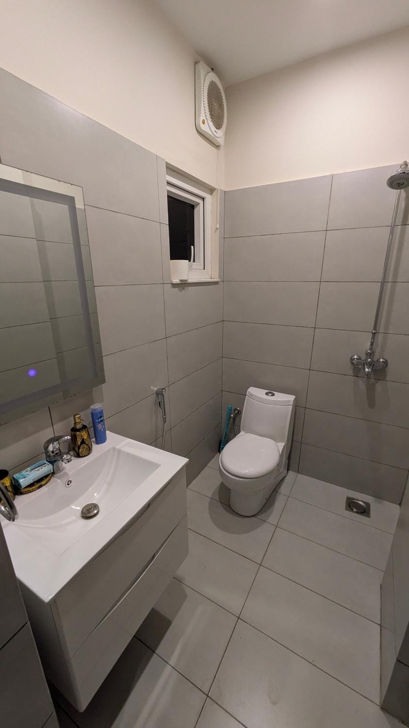 Shower, Toilet, Bathroom, Bath, towels