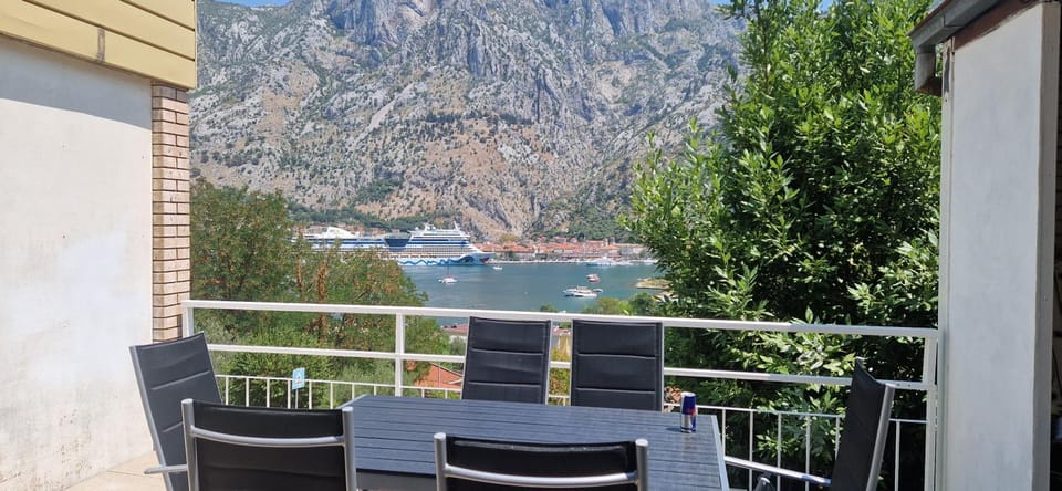 Apartman C33 Apartment in Dobrota