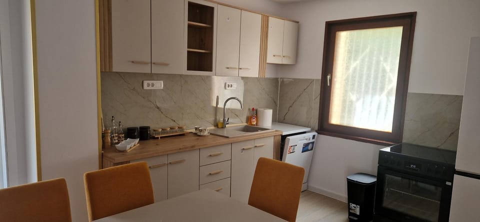 Apartman C33 Apartment in Dobrota