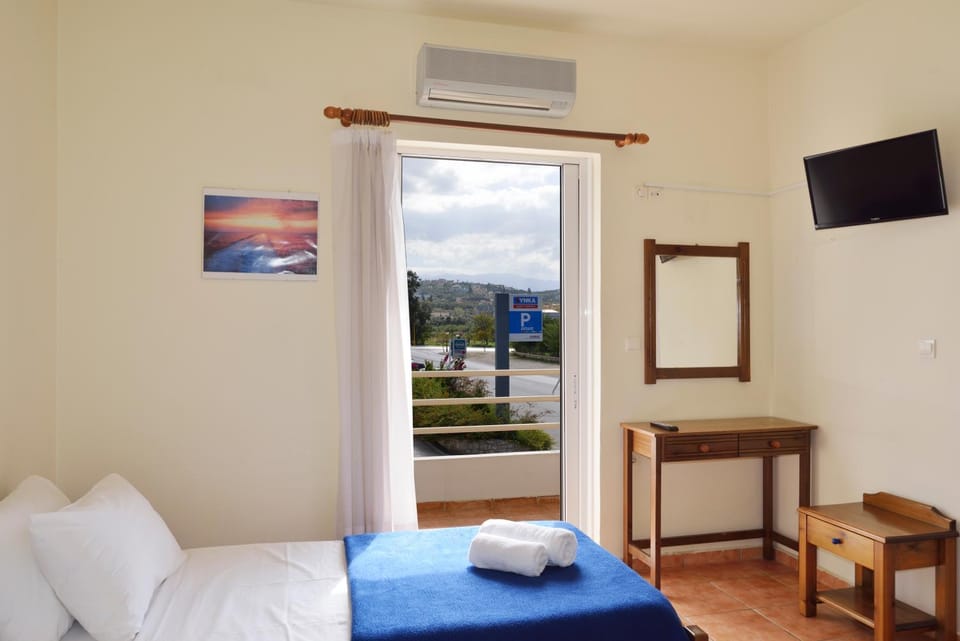 Balcony/Terrace, Bedroom, Supermarket/grocery shop