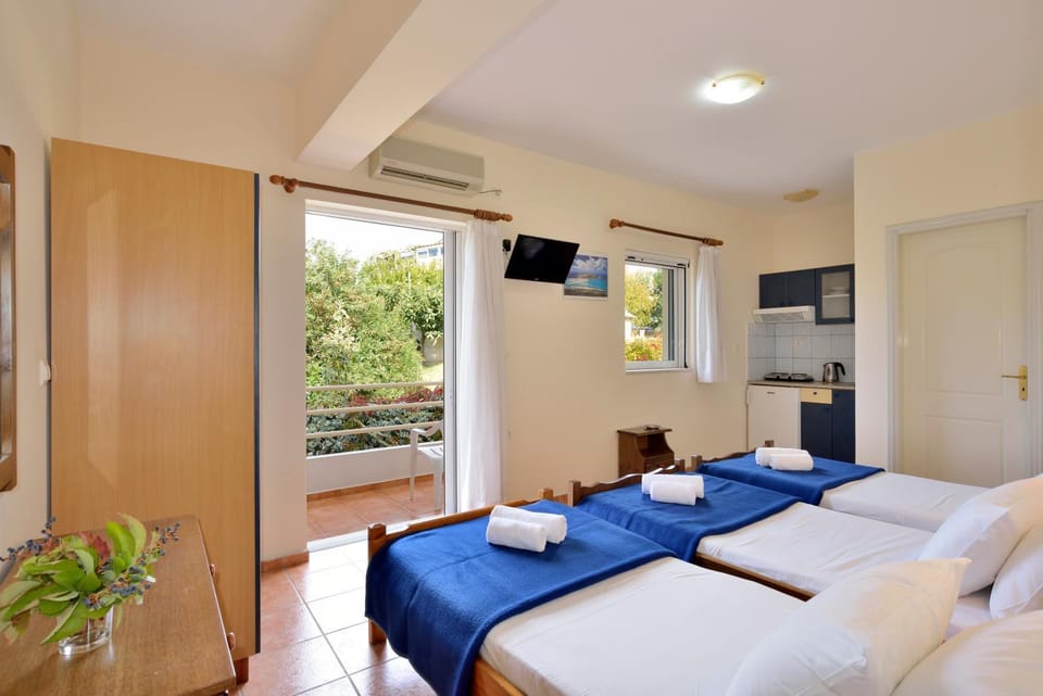 Bed, Coffee/tea facilities, Balcony/Terrace, Balcony/Terrace, Kitchen or kitchenette