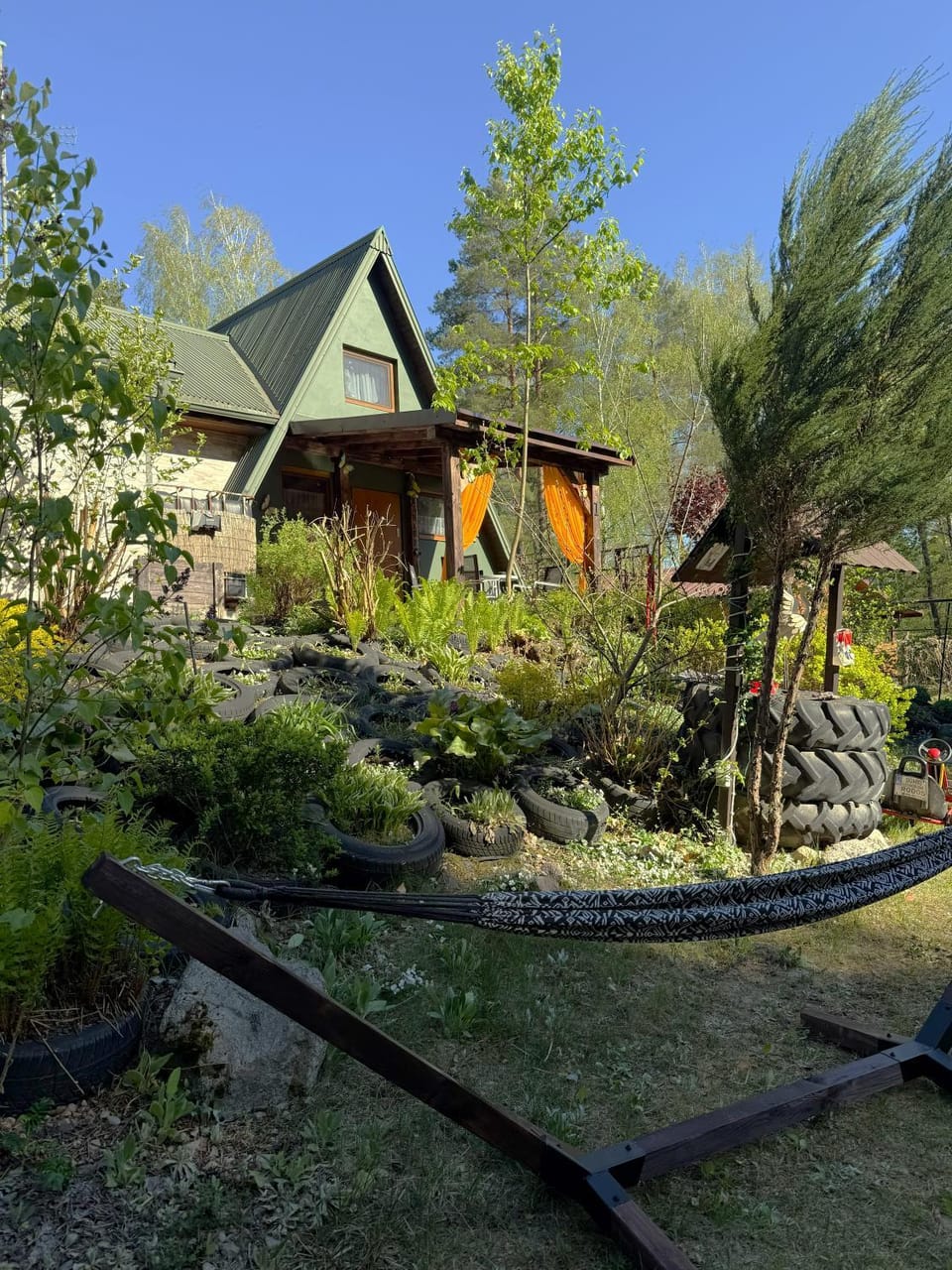 Property building, Spring, Day, Natural landscape, Garden, Garden view