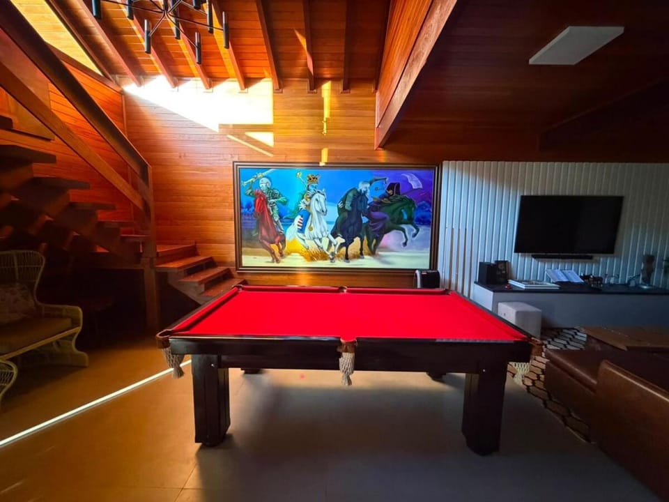 Billiard, Game Room