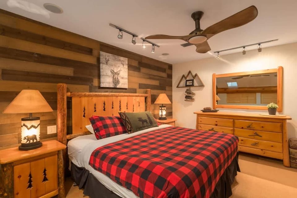 Whistler Village Penthouse 4-Bed House in Whistler
