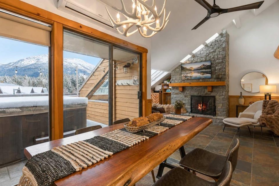 Whistler Village Penthouse 4-Bed House in Whistler