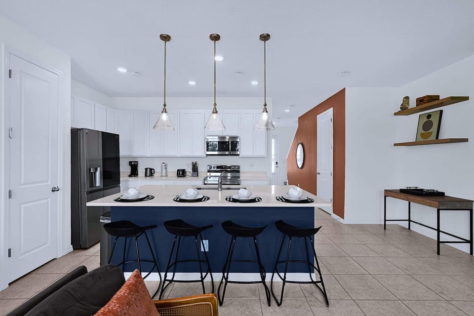 Kitchen or kitchenette, Dining area, dishwasher, oven, stove