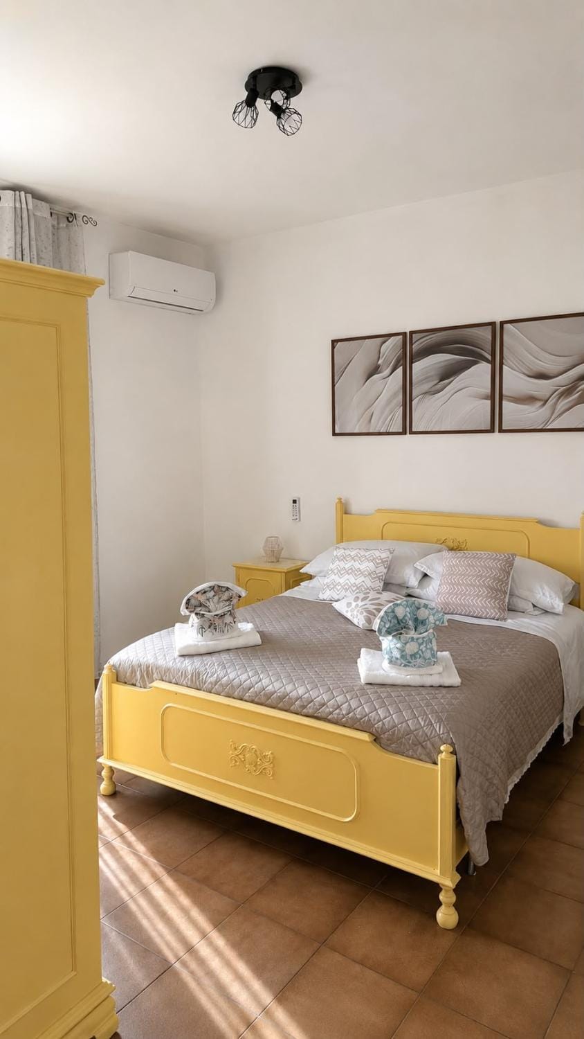 Sole & Sale Apartment in Scilla