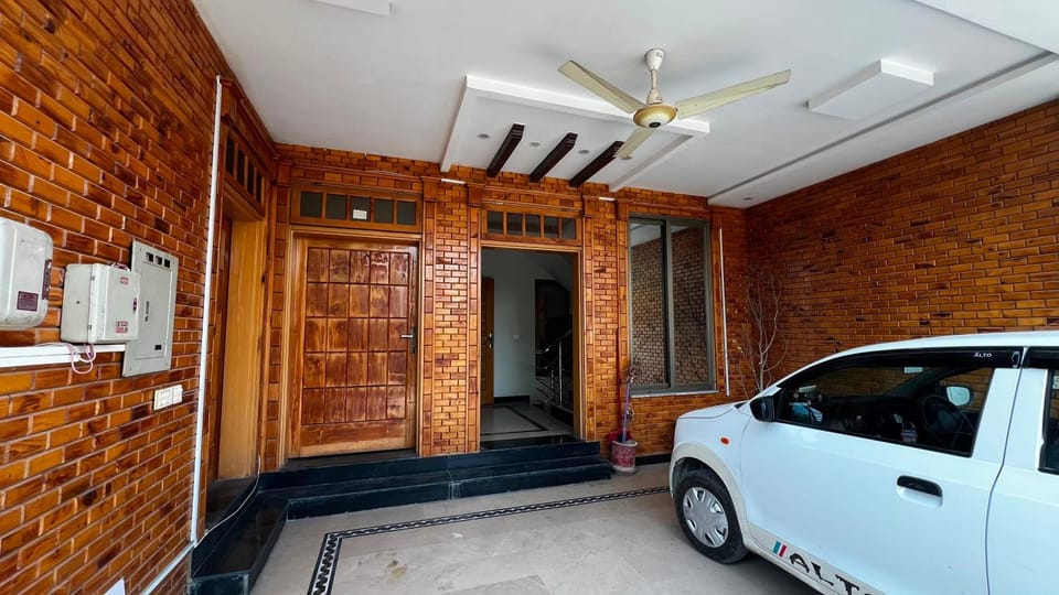 Comfort Lodge G-13 Islamabad Bed and Breakfast in Islamabad Capital Territory