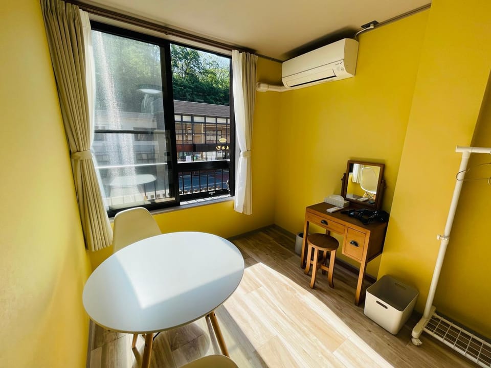 Cafe&Stay Stella Bed and Breakfast in Japan