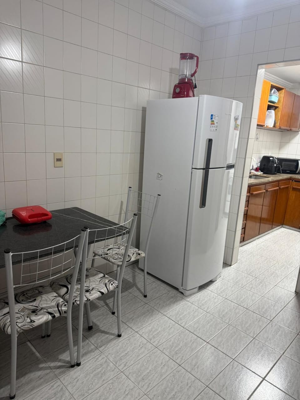 Kitchen or kitchenette, Dining area, minibar
