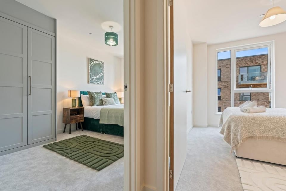 Penthouse Flat, Wembley Views, Balcony, Sleeps 8 Apartment in Harrow