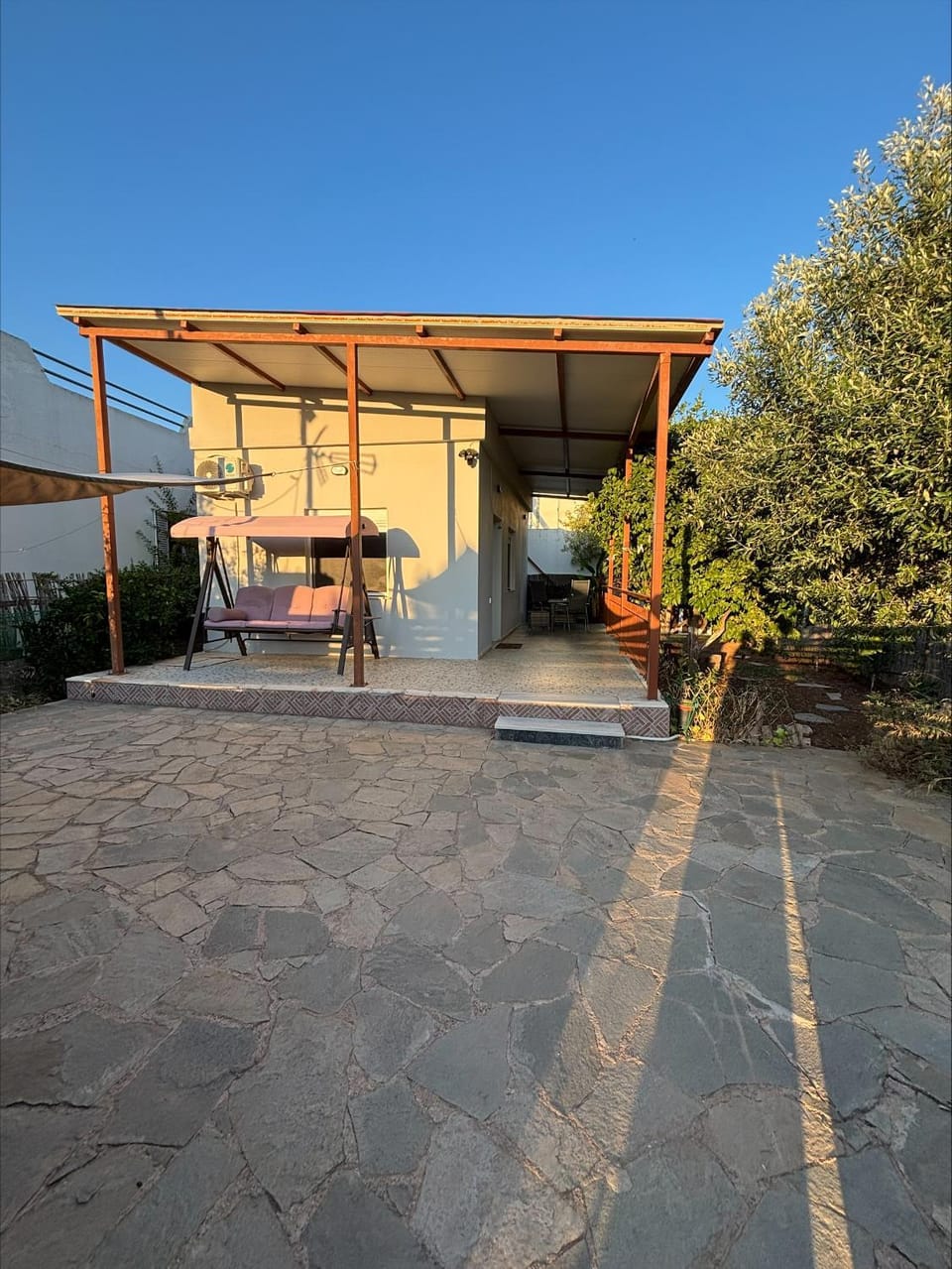 Property building, Garden, Balcony/Terrace