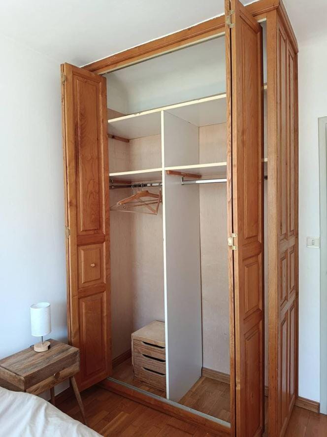 Bedroom, wardrobe