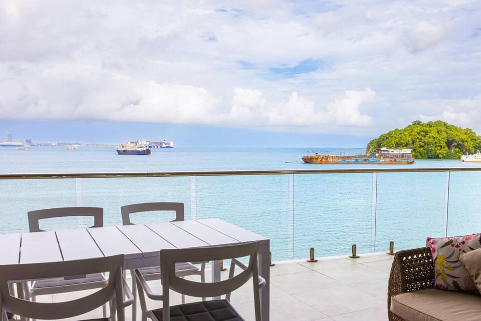 403 - Suva City Views Oceanfront Large Balcony Apartment in Central Division, Fiji