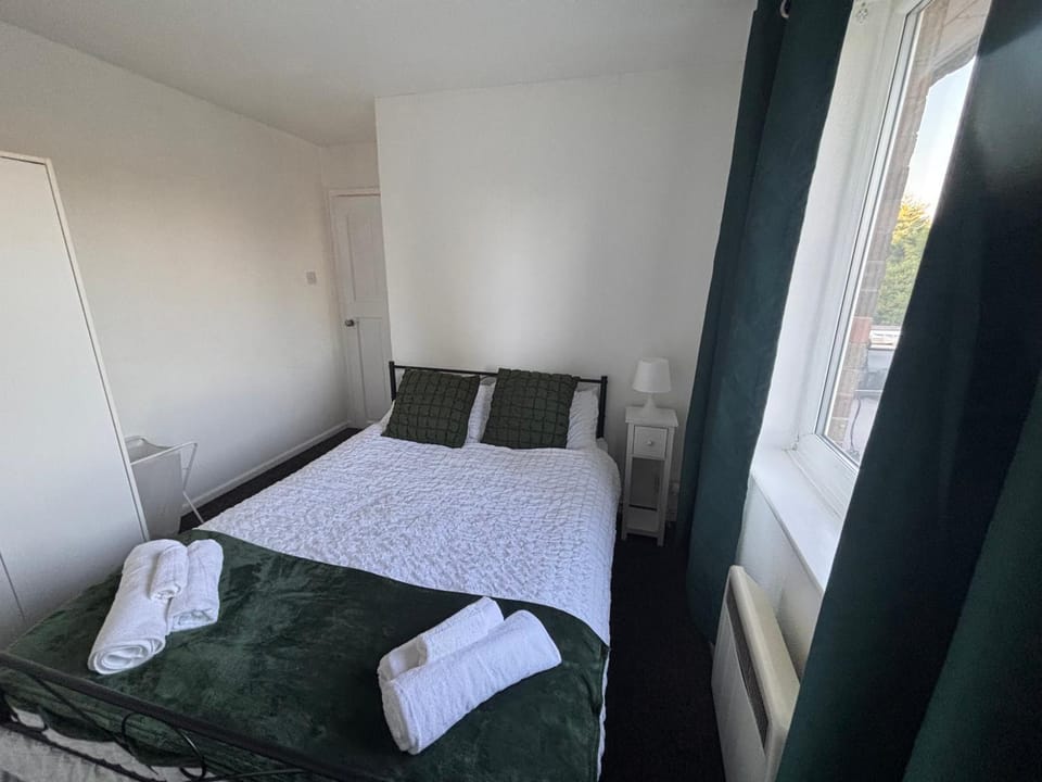 Bed, Bedroom, towels, wardrobe