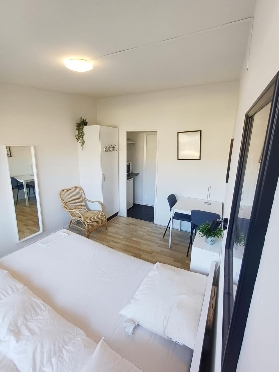 Double room 4 with Free Parking Apartment in Aalborg