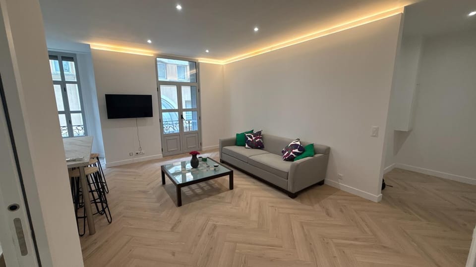 spacious apartment border Monaco city Center Apartment in Avenue du Carnier
