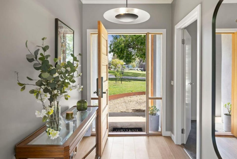 Relax & Explore Mansfield Spacious Family Retreat Near Mt Buller House in Mansfield