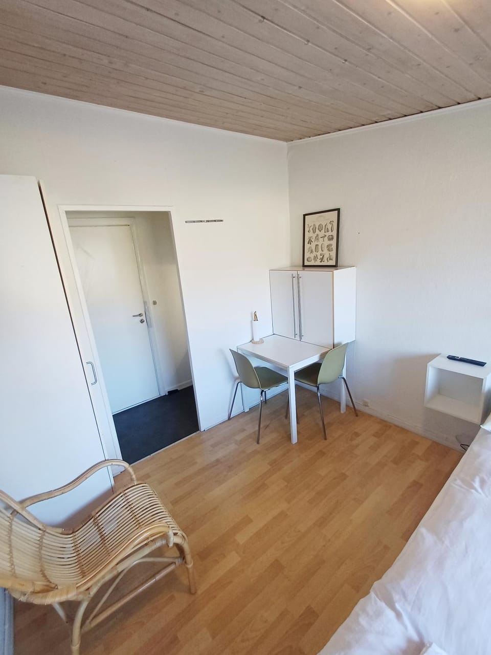 Double room 6 with Free Parking Apartment in Aalborg
