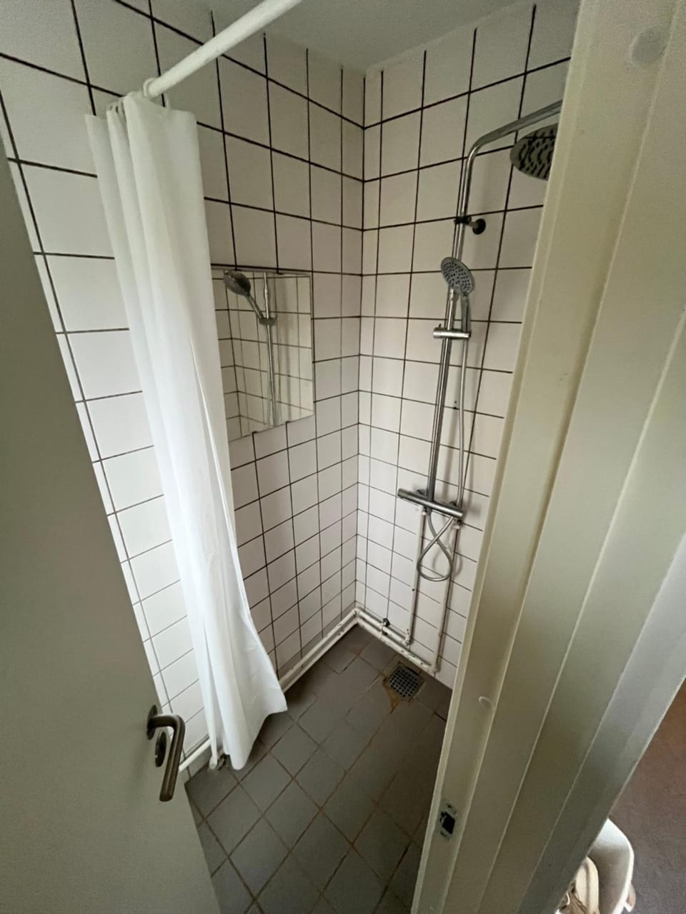 Double room 7 with Free Parking Apartment in Aalborg