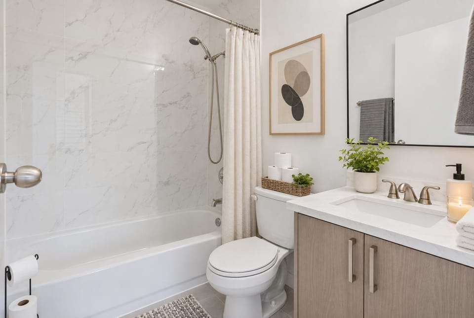 Shower, Toilet, Bathroom, Bath, towels