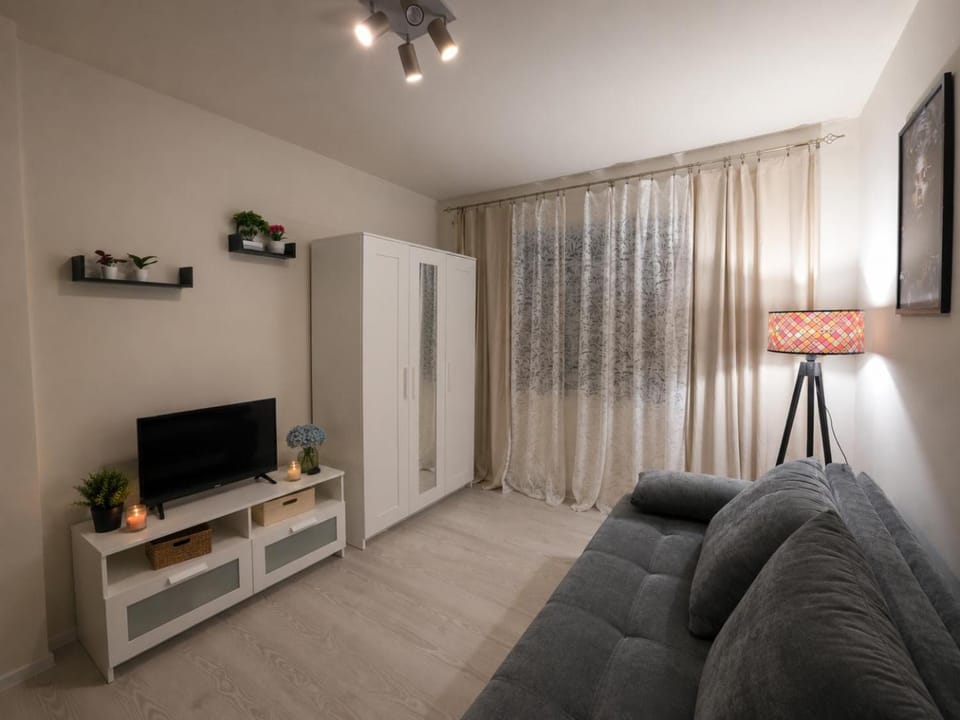 Seating area, Bedroom