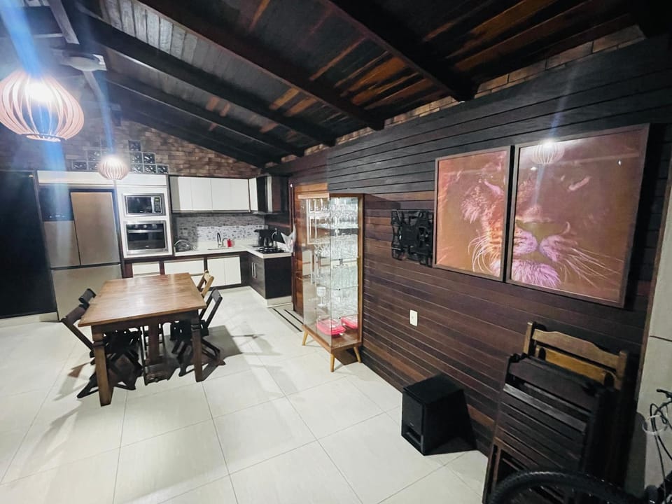 Linda Casa, Piscina Aquecida, Próximo ao Beto Carrero e a 500 metros da Praia House in Navegantes