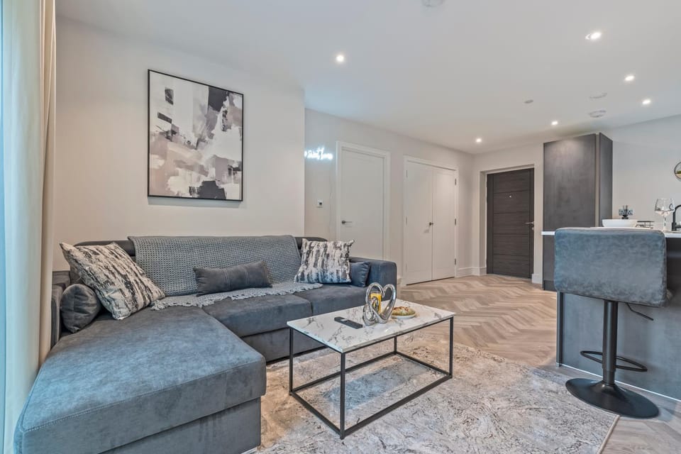 Stylish Barnet 1 Bed Sleeps 4 Piccadilly Line Apartment in Enfield