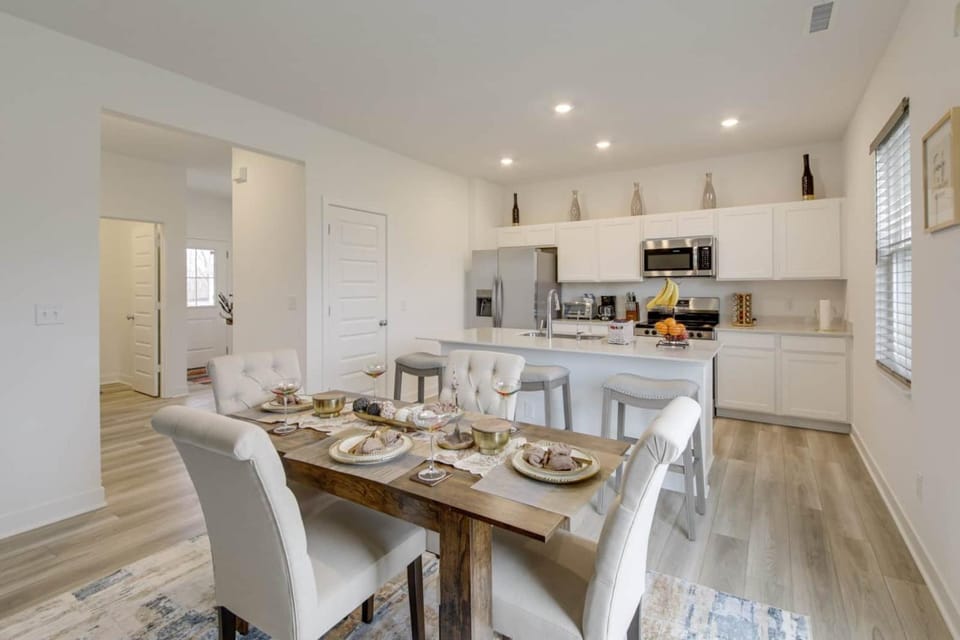 Dining area, Food, pet friendly