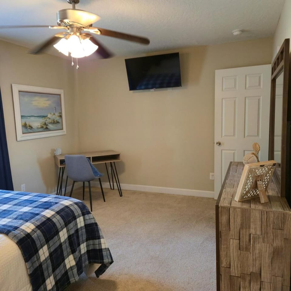 Cozy 3BR Fort Walton Beach Escape near the Beach Yancey Apartment in Wright