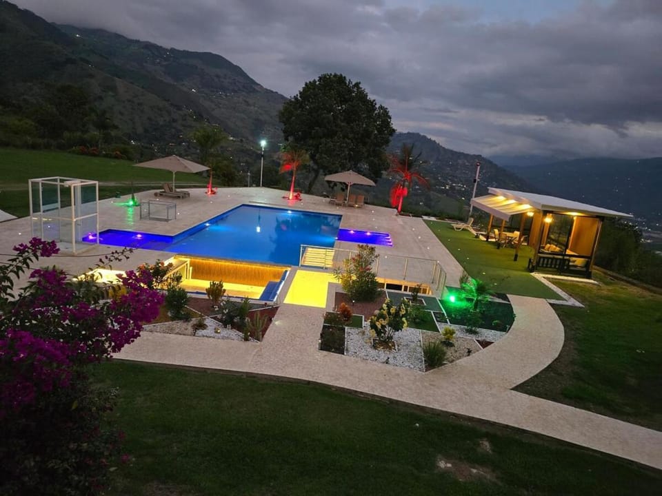 Mountain view, Pool view, Swimming pool