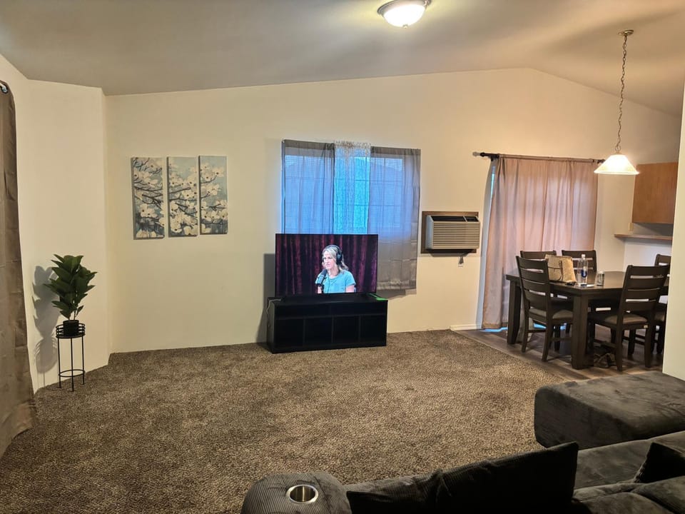 Central Comfort Duplex Apartment in Moses Lake
