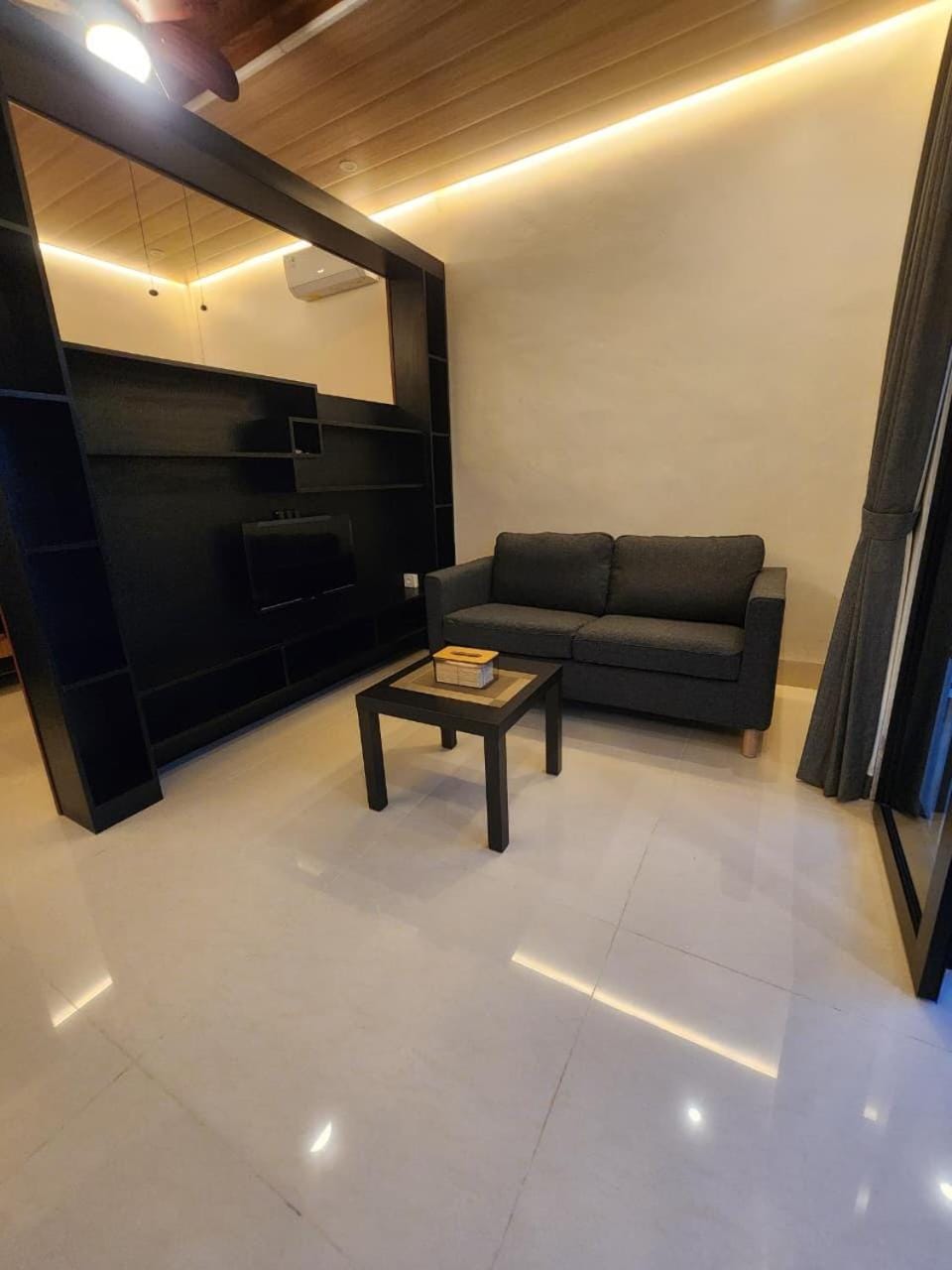 J&J Apartment Apartment in Blahbatuh