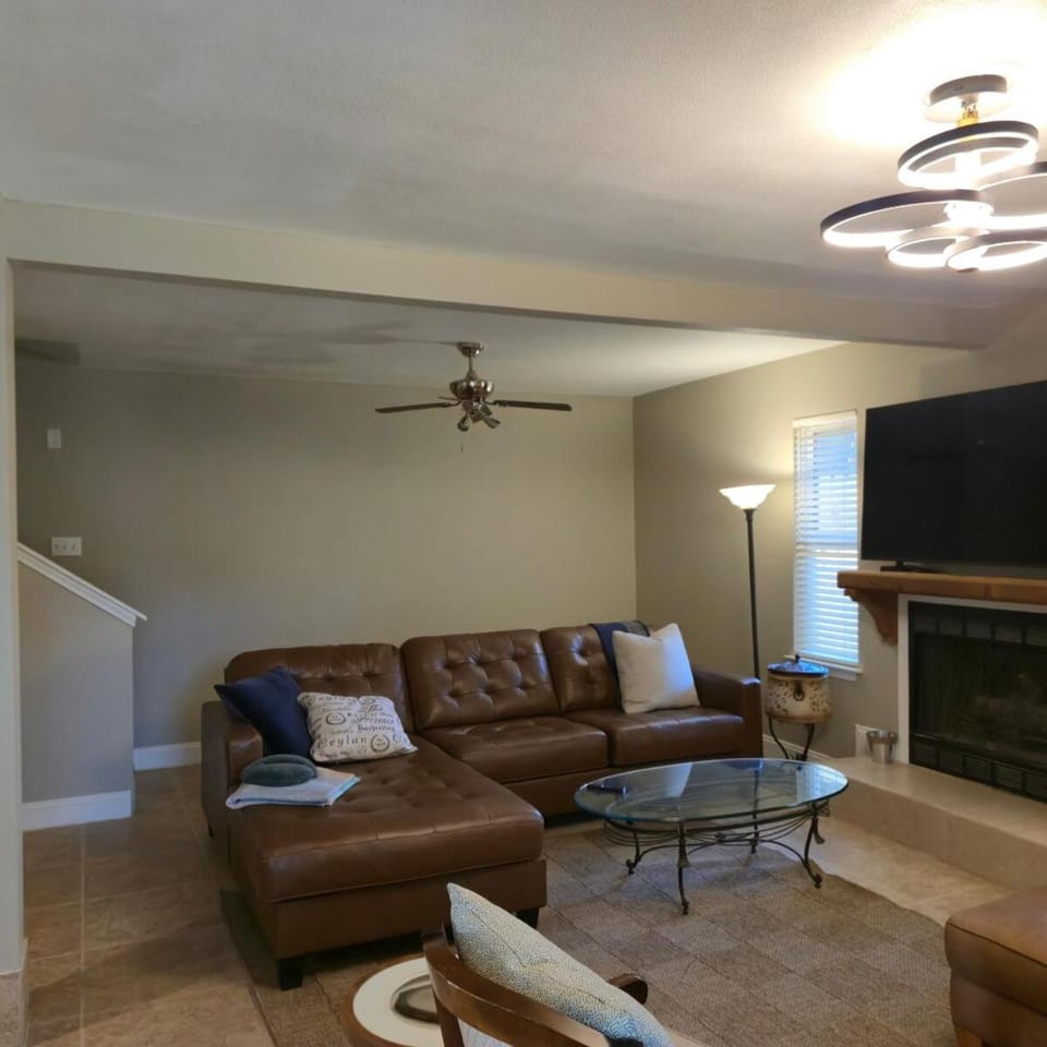 Escape at Cul-de-Sac Retreat 2 Master Suites Clark Apartment in Wright