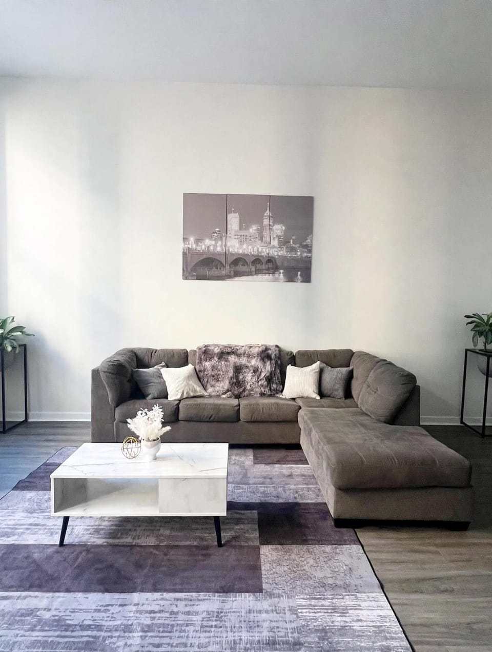 Apartment Downtown Indianapolis with Direct Access to Convention Center Apartment in Indianapolis