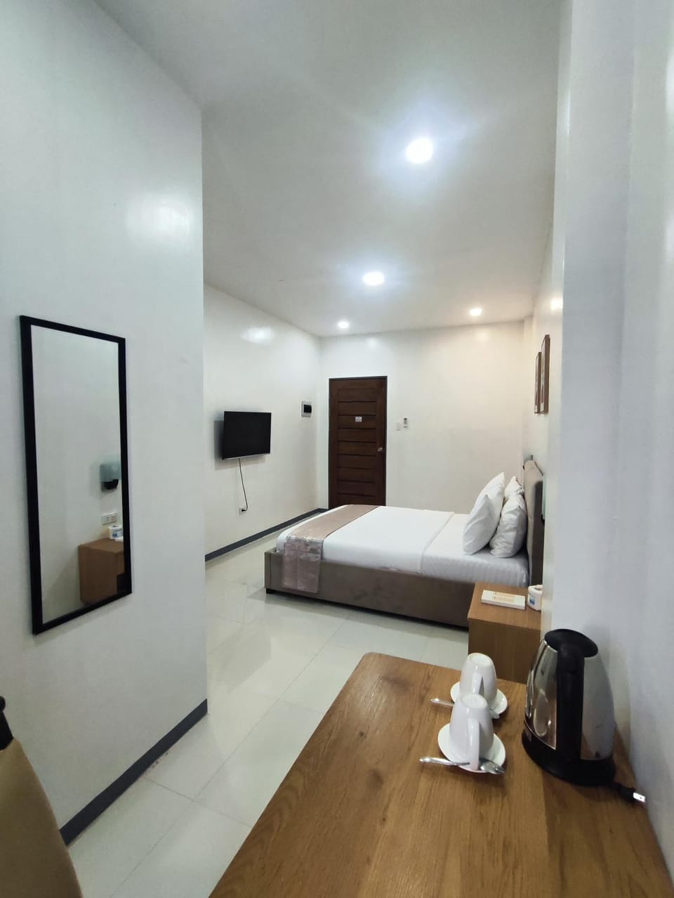 Bed, TV and multimedia, Coffee/tea facilities, Photo of the whole room, towels