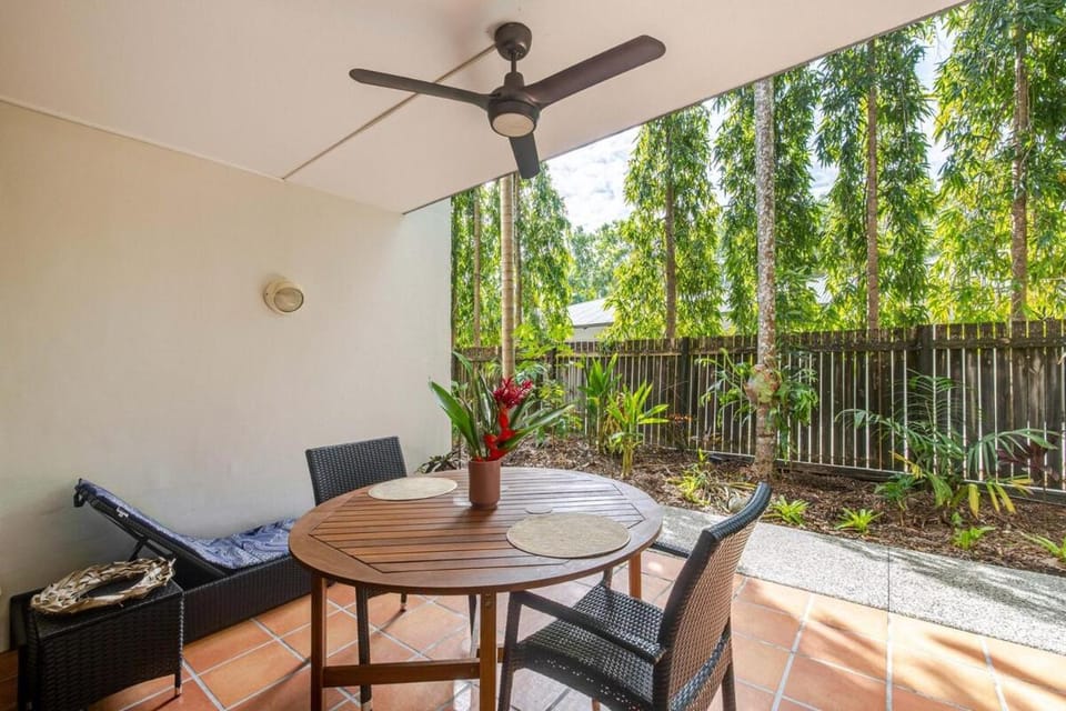 37 Reef Club Apt with Spa - Steps to Town & Beach Apartment in Port Douglas