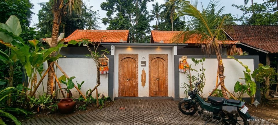 GresH House Sayan Bed and Breakfast in Abiansemal