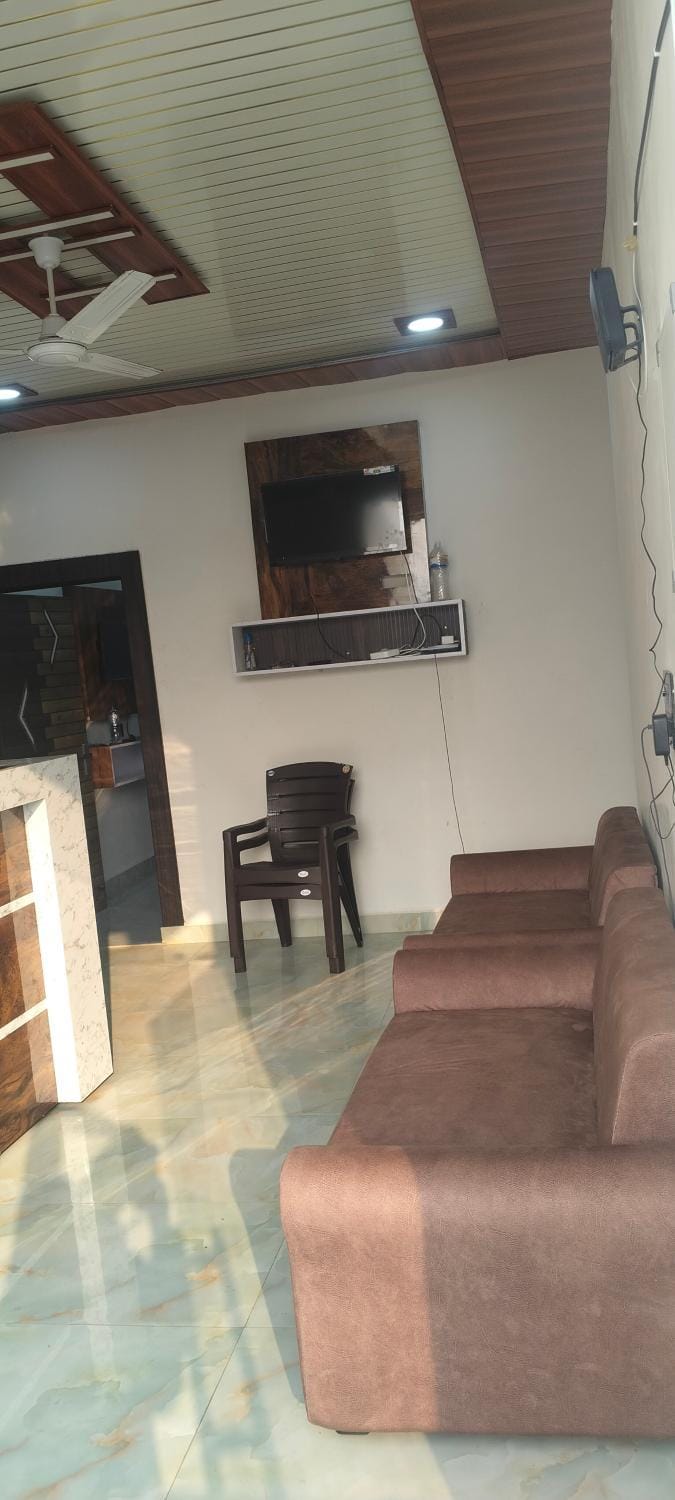 Hotel Ganga Royal guest house Bed and Breakfast in Uttar Pradesh