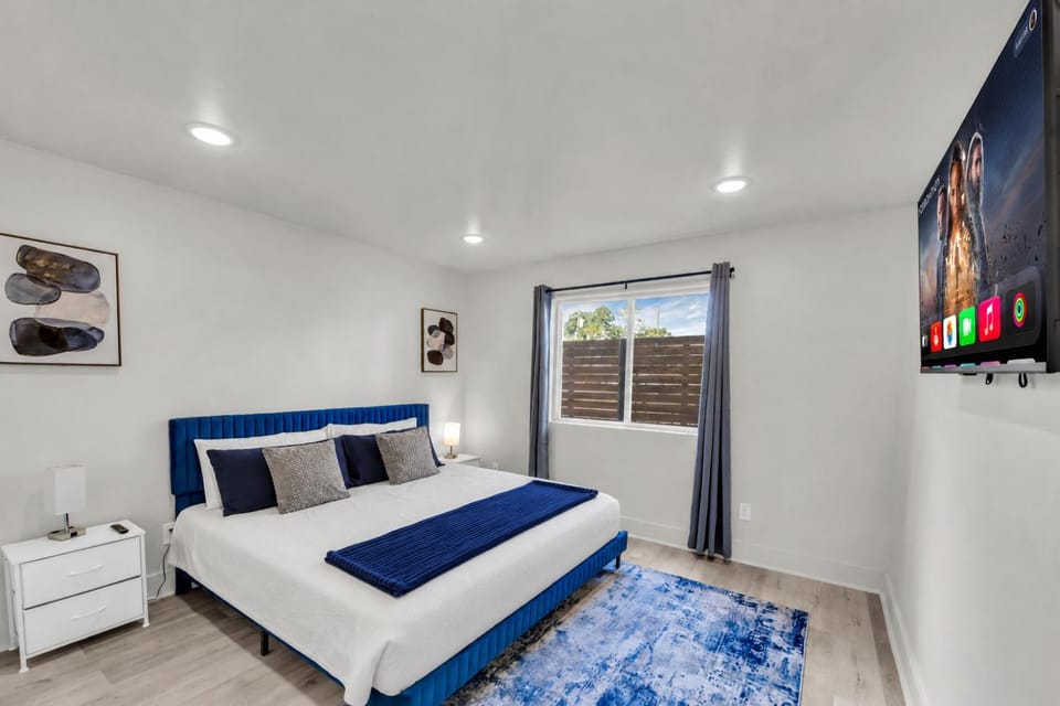 Bed, Bedroom