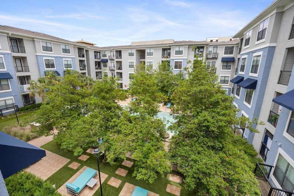 Getaway Oasis with Pool, Gym & Free Parking Apartment in Frisco