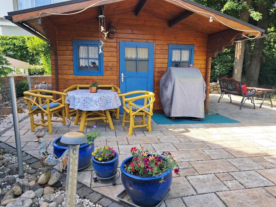 Garden, Dining area