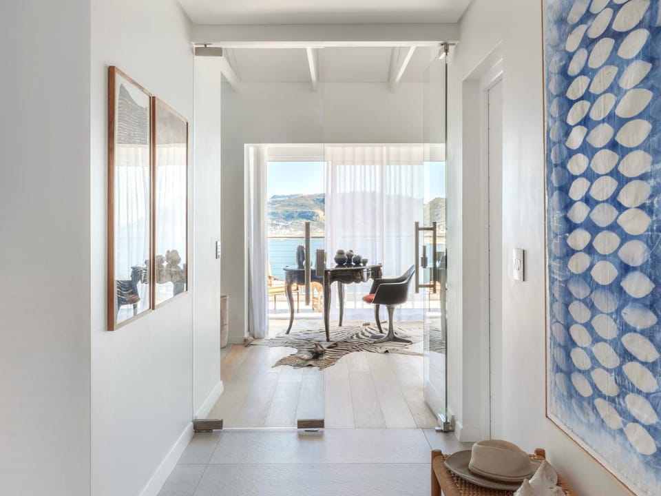 Property building, View (from property/room), Seating area, Bedroom, Sea view, Sea view