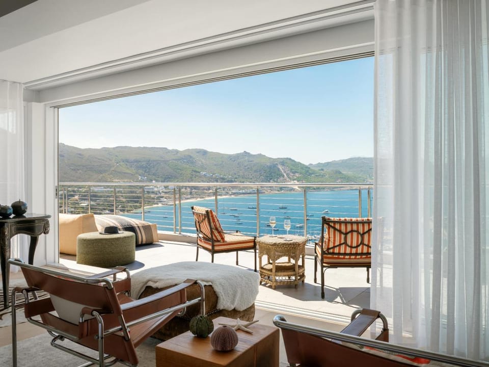 Patio, View (from property/room), Balcony/Terrace, Seating area, Bedroom, Mountain view, Sea view