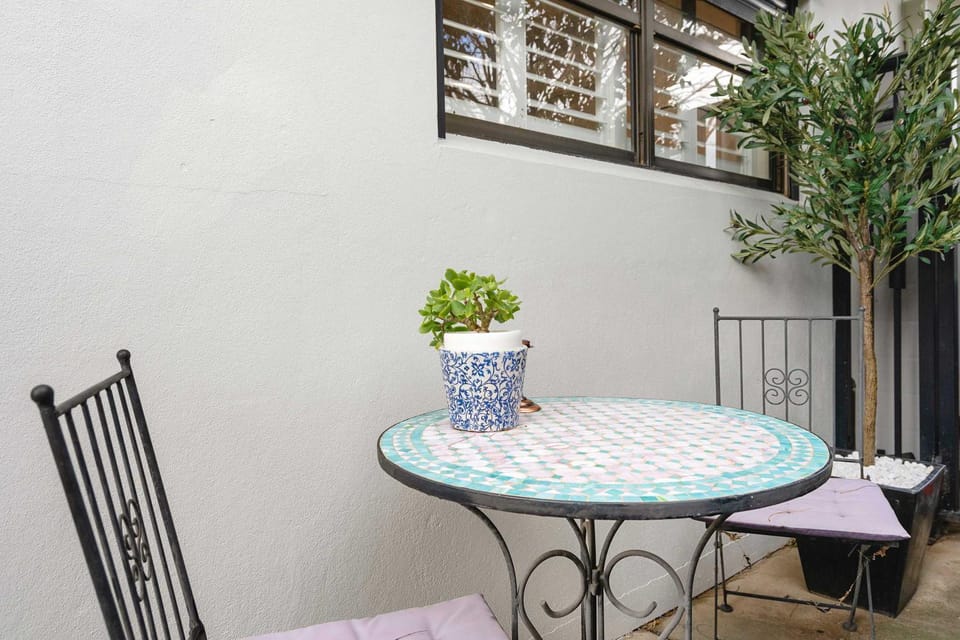 Pirouette Place - Private Retreat Heart of Wagga House in North Wagga Wagga