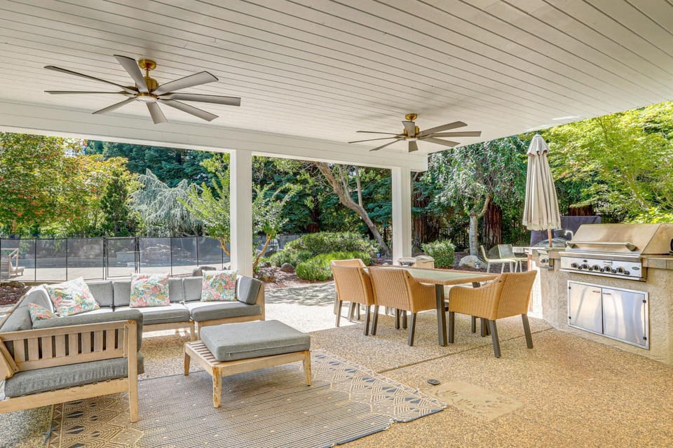 Spacious Home w/ Private Pool, Mins to Folsom Lake House in Granite Bay