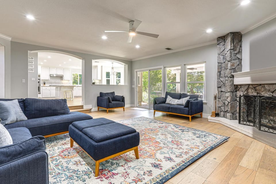 Spacious Home w/ Private Pool, Mins to Folsom Lake House in Granite Bay