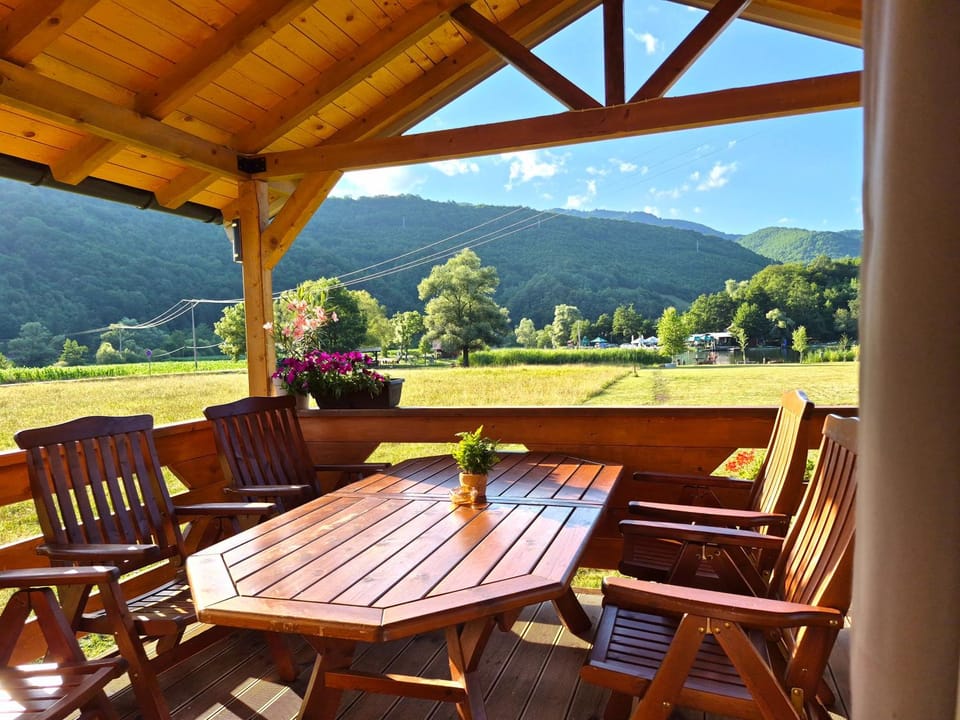 Balcony/Terrace, Dining area
