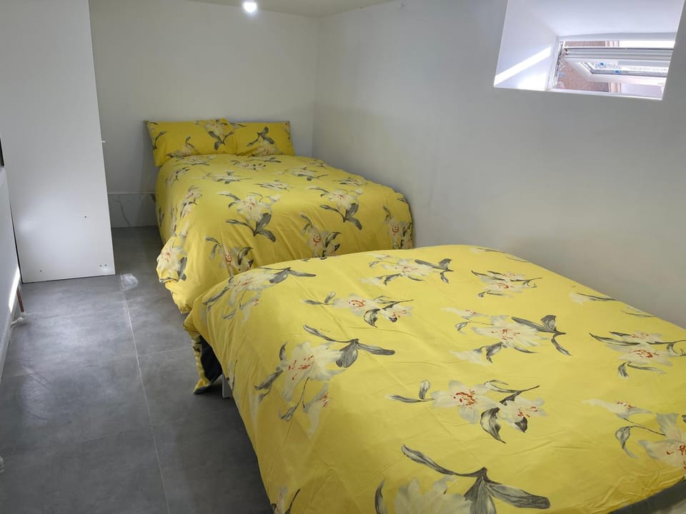 Daddy rooms - near Stockport Road and longsight market Apartment in Manchester